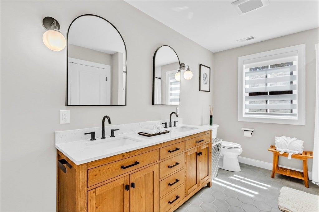 3 Oak Meadow Cir, Shrewsbury, MA, 3 Oak Meadow Cir, Shrewsbury, MA Photo #30