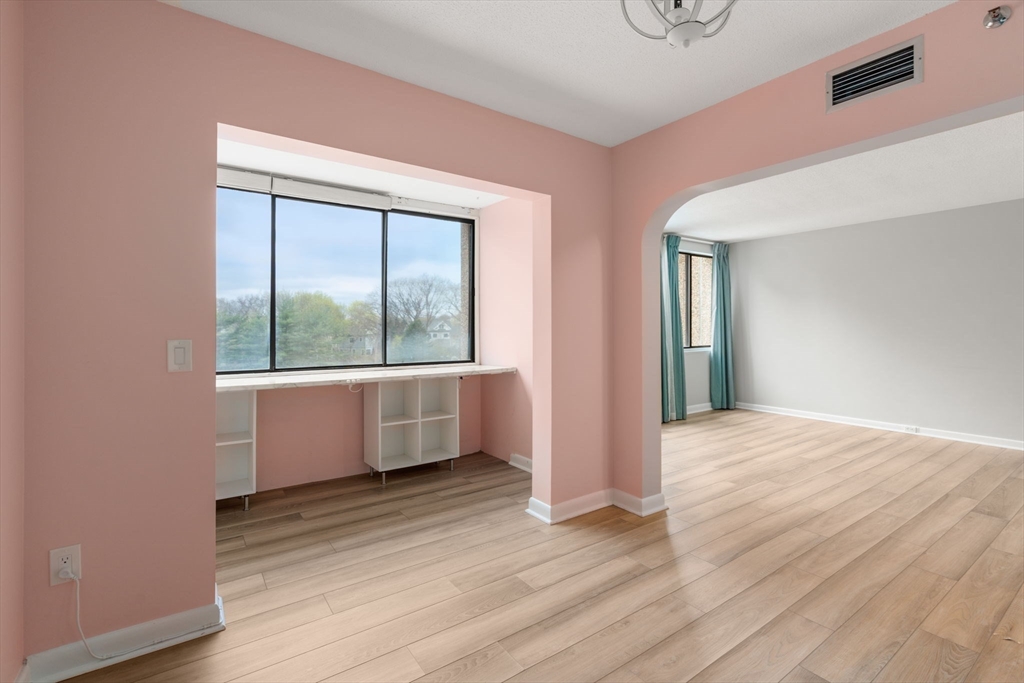 250 Hammond Pond Parkway 609N