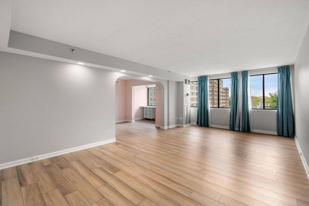 250 Hammond Pond Parkway 609N