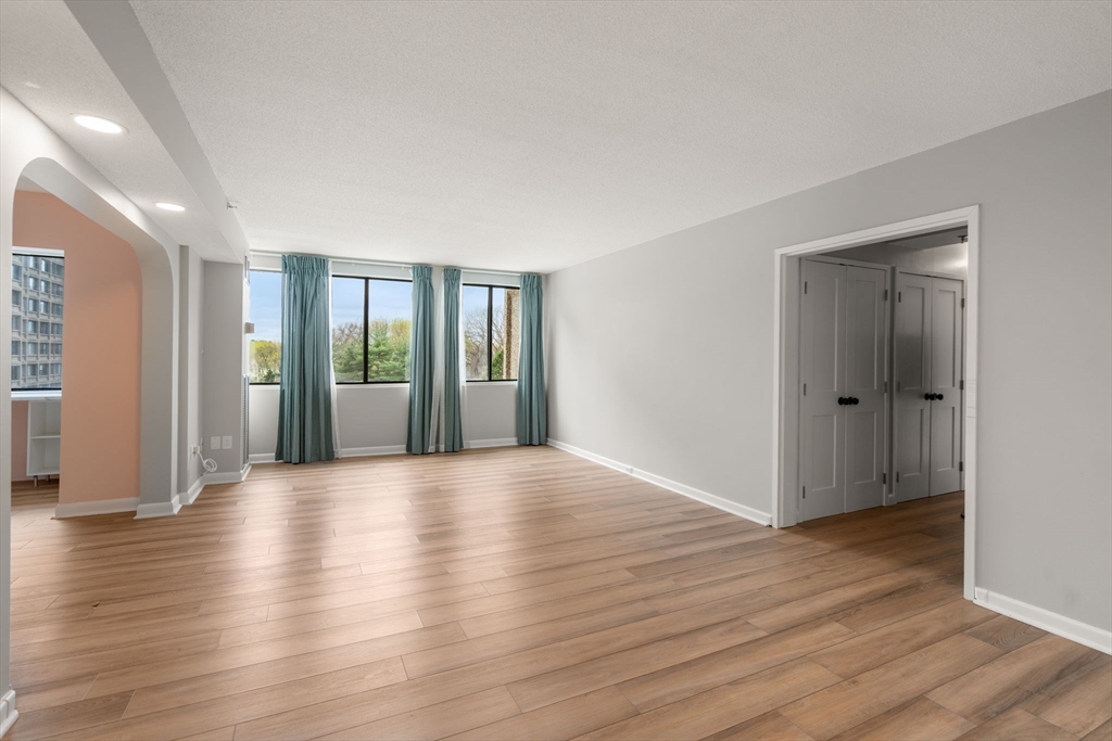 250 Hammond Pond Parkway 609N