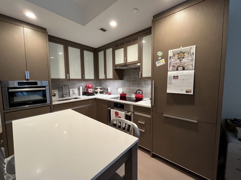 Boston, Massachusetts 02114, United States, ,1 BathroomBathrooms,Residential,Active,195349