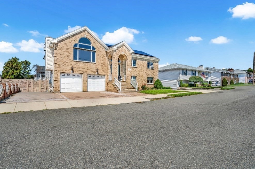 33 Tedford Ave