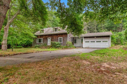 Photo of 166 Pine St, Manchester, MA 01944 (MLS # 73553789)