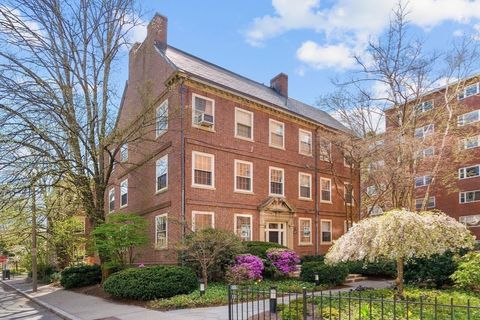 Condominium in Brookline MA 137 Sewall Avenue.jpg