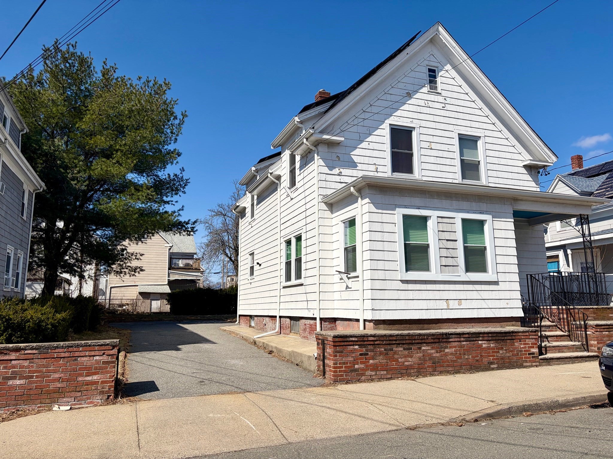 26 Kirtland St