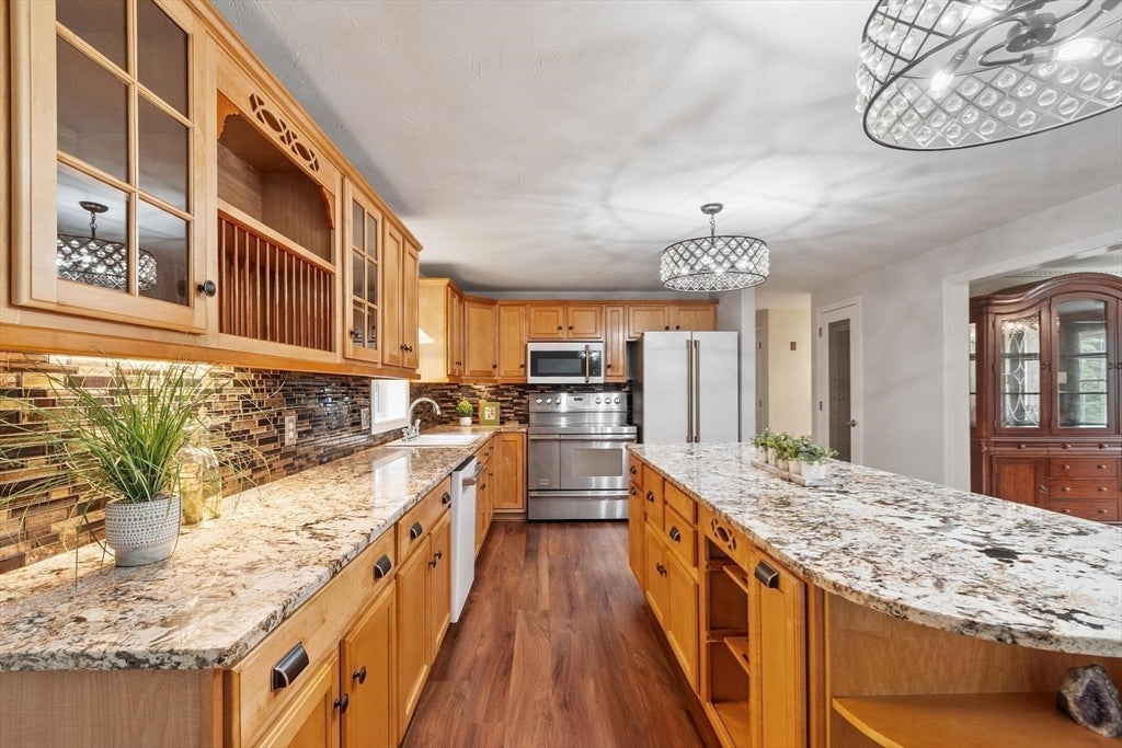 30 Twin Diamond Dr, Bridgewater, MA Photo #5