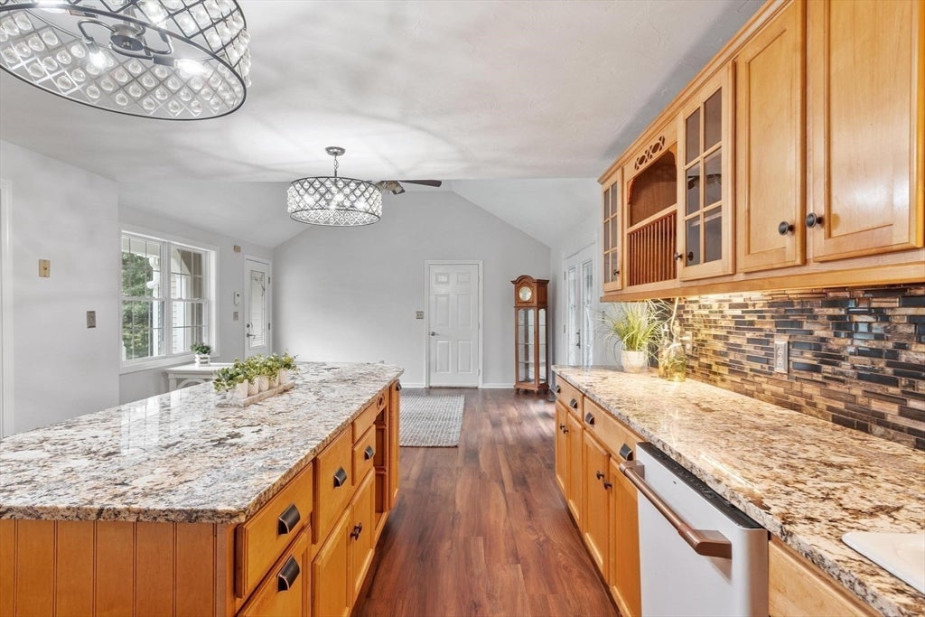 30 Twin Diamond Dr, Bridgewater, MA Photo #6