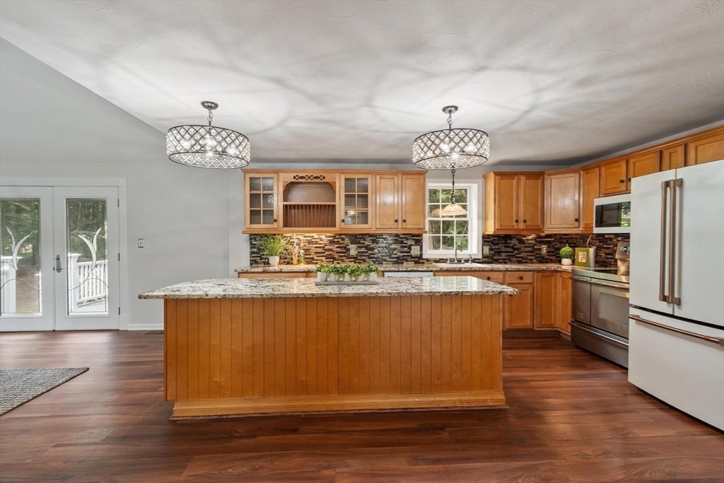 30 Twin Diamond Dr, Bridgewater, MA Photo #7