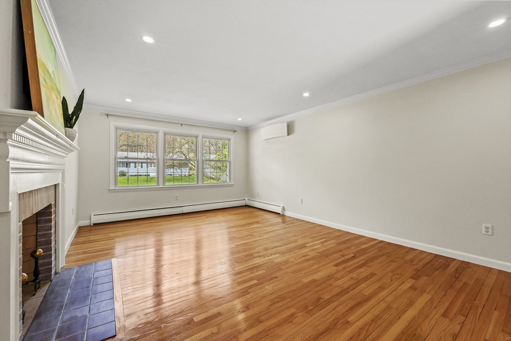 93 Wyndward Road
