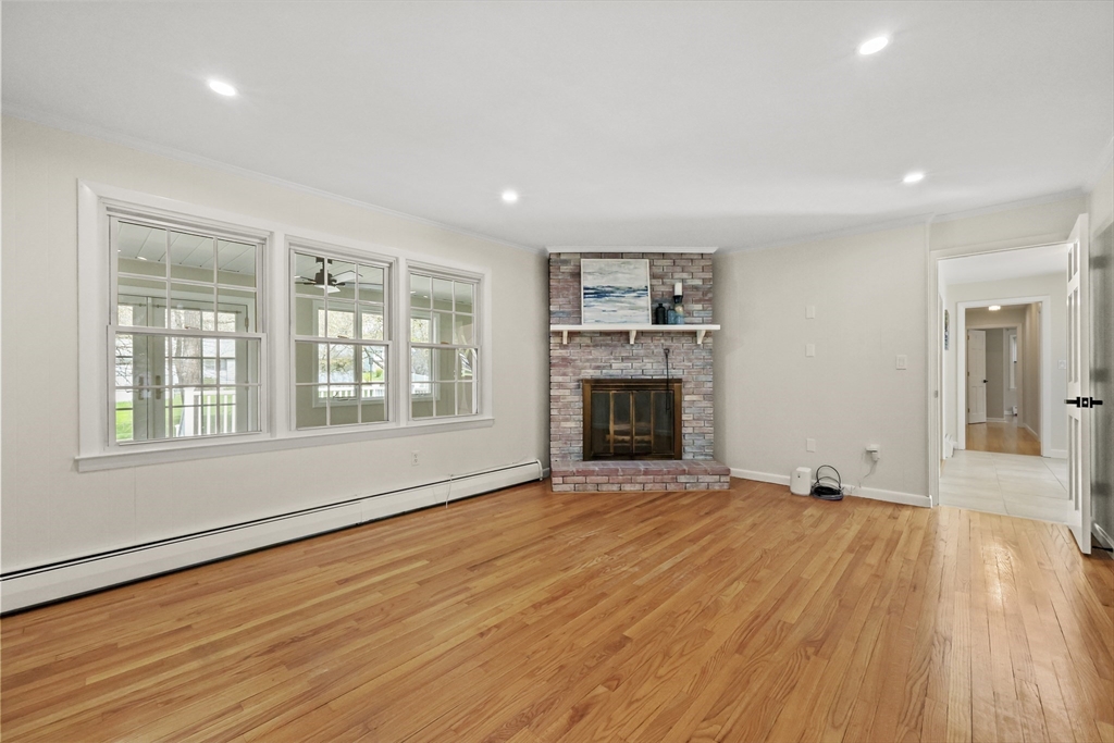 93 Wyndward Road