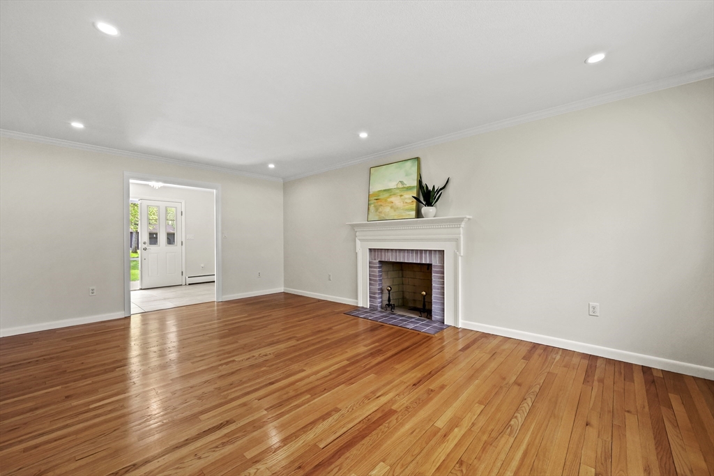 93 Wyndward Road