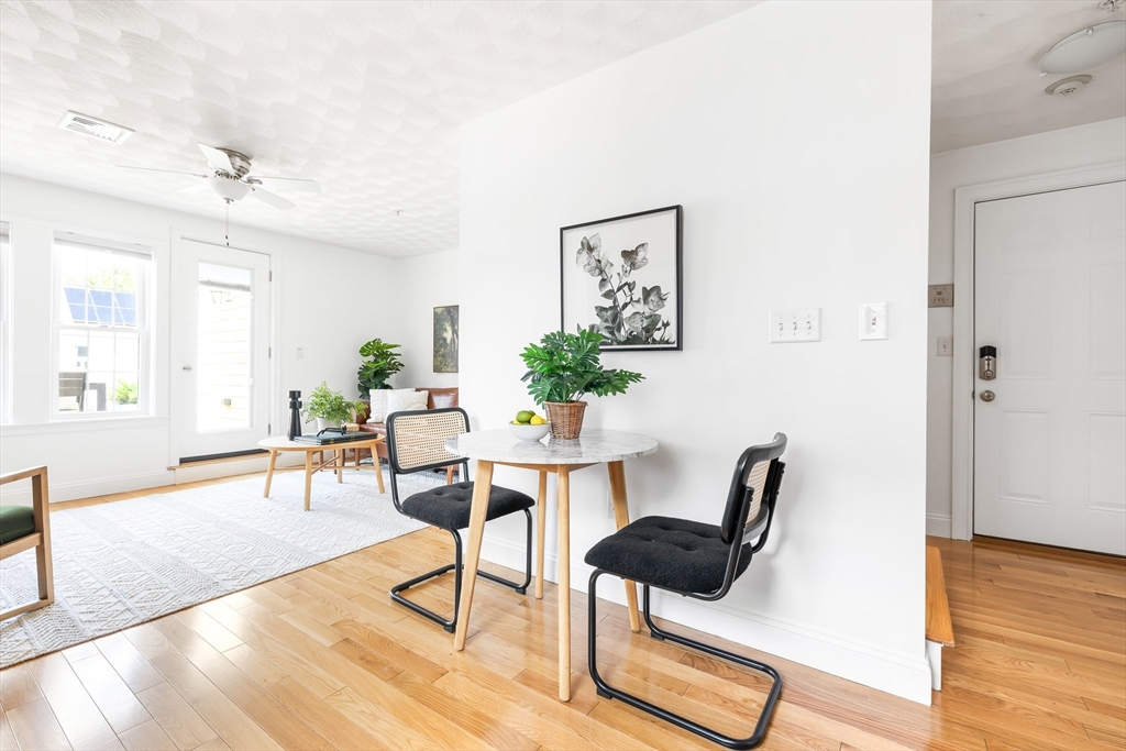 25 Cross St 4