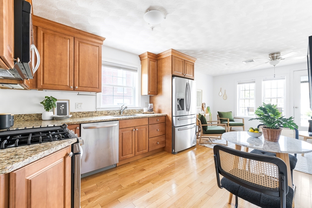 25 Cross St 4