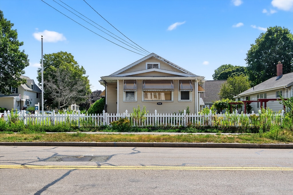 908 Southern Artery