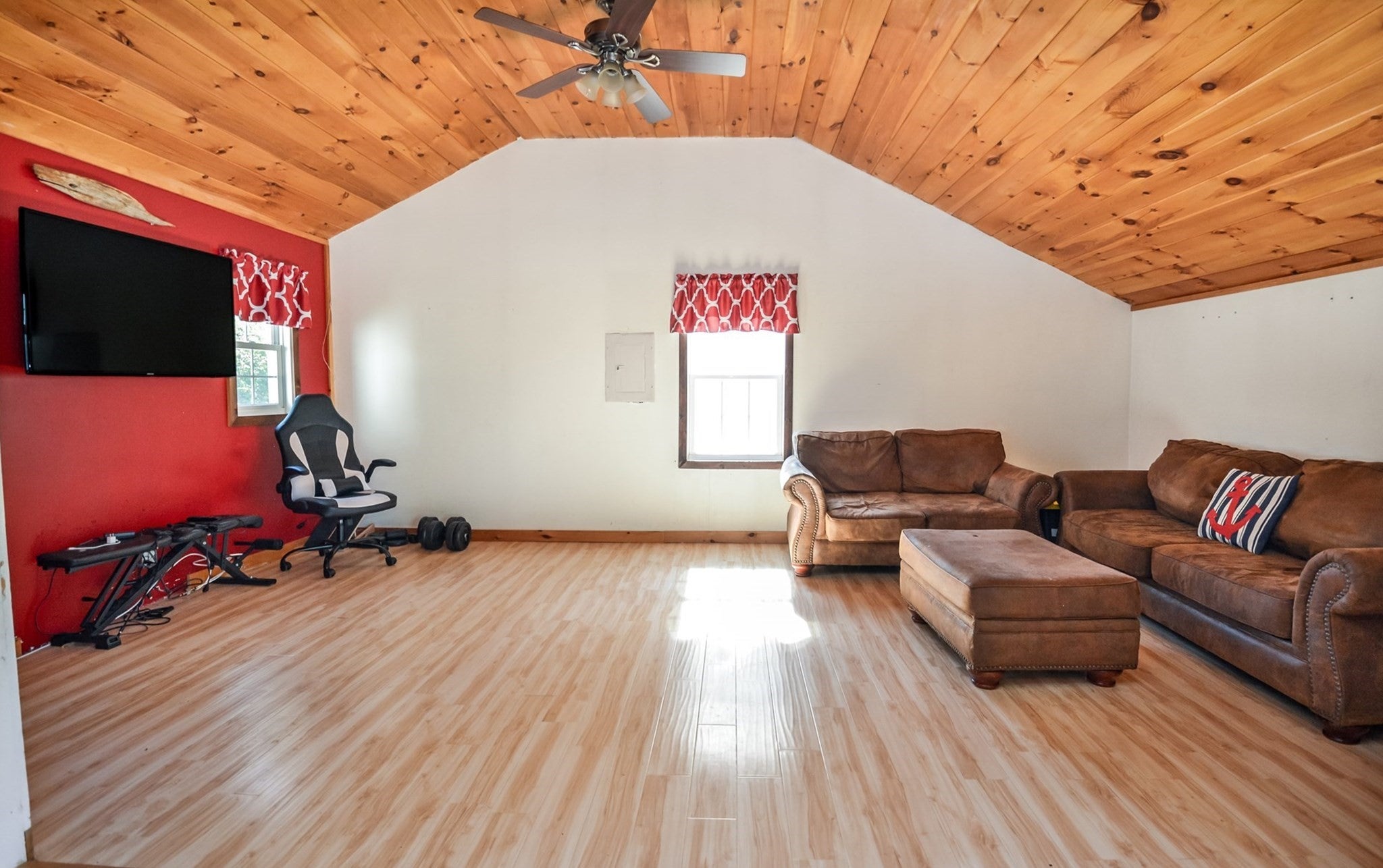 28 Hogg Memorial Dr, Whitman, MA Photo #10