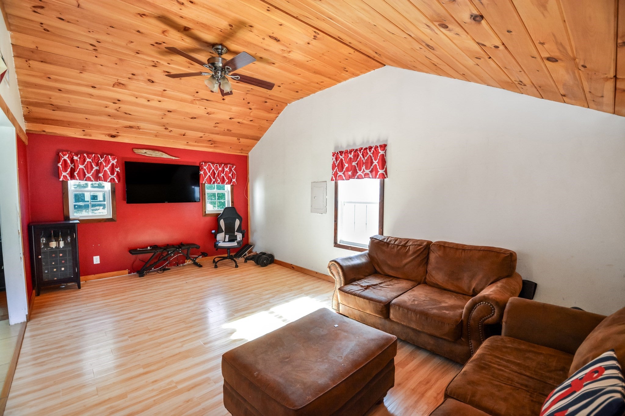 28 Hogg Memorial Dr, Whitman, MA Photo #11