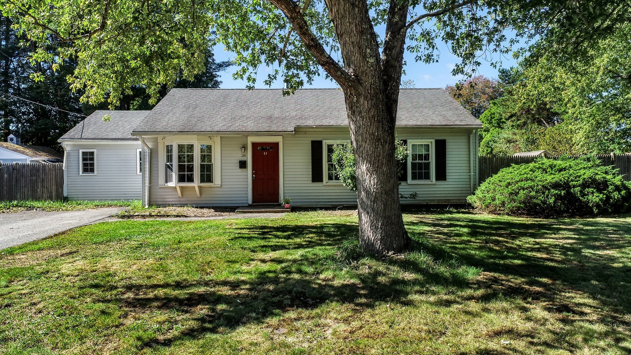 28 Hogg Memorial Dr, Whitman, MA Photo #2