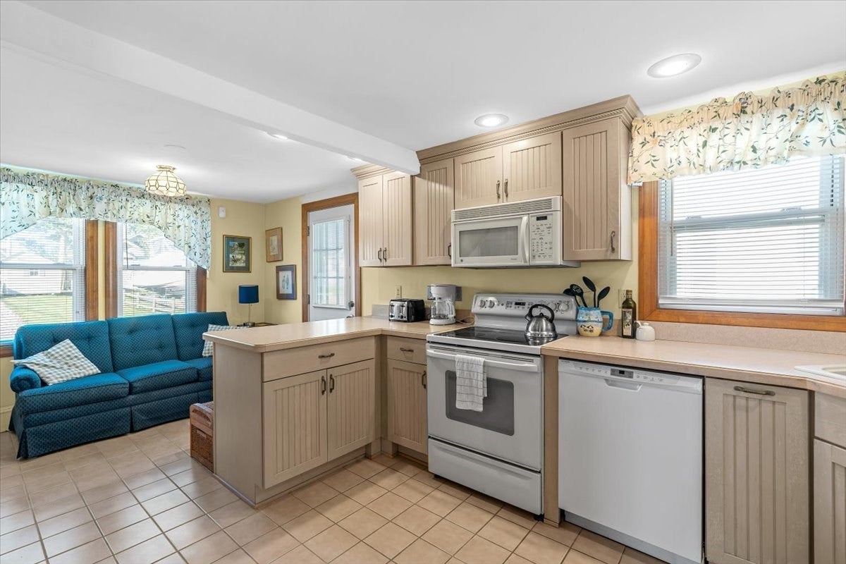 22 Worral Ave, Wareham, MA Photo #14
