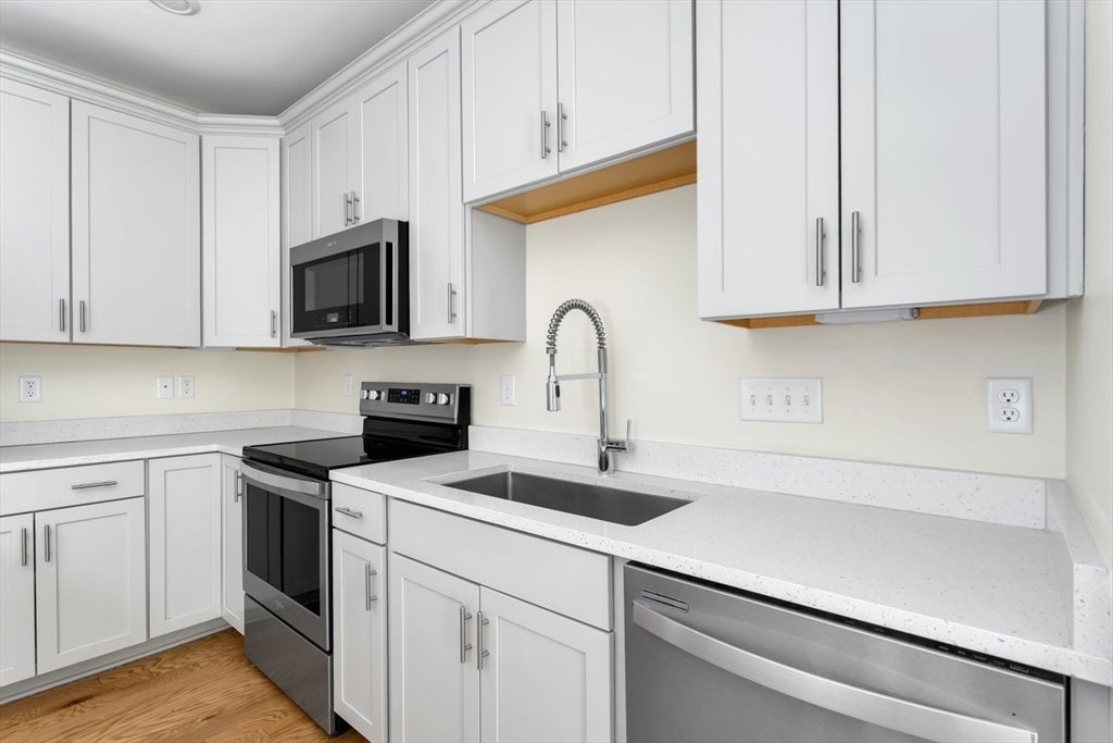 1211 Pennington Drive #1211, Walpole, MA, 1211 Pennington Drive #1211, Walpole, MA Photo #11