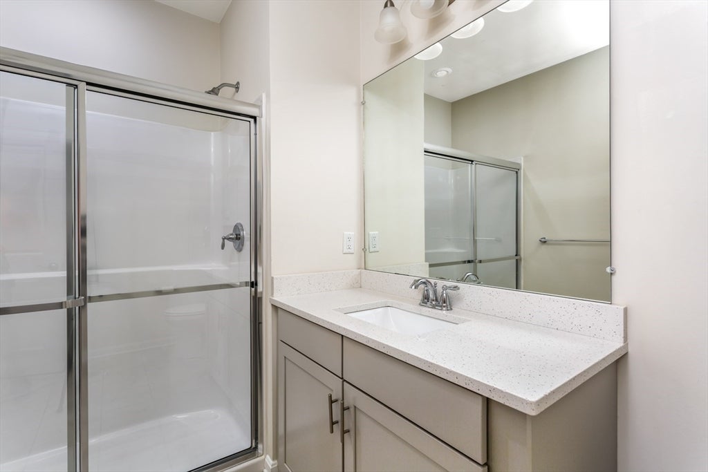 1211 Pennington Drive #1211, Walpole, MA, 1211 Pennington Drive #1211, Walpole, MA Photo #19