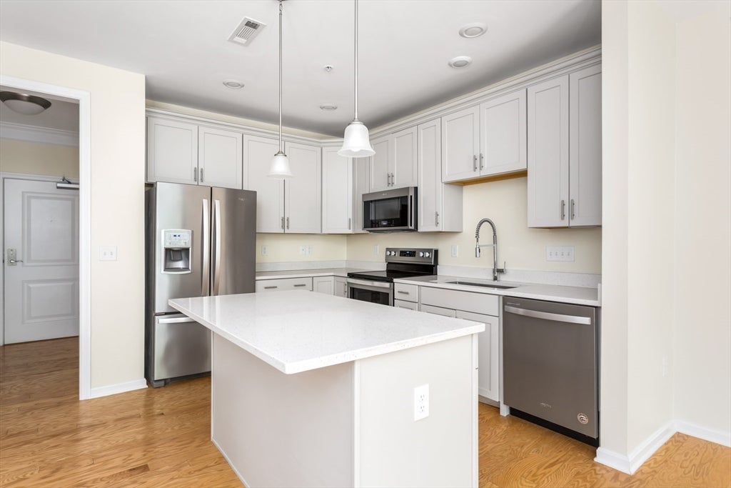1211 Pennington Drive #1211, Walpole, MA, 1211 Pennington Drive #1211, Walpole, MA Photo #10