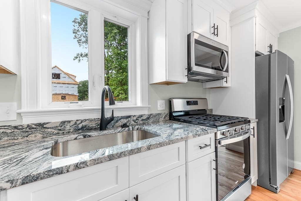 106 Pond St 31