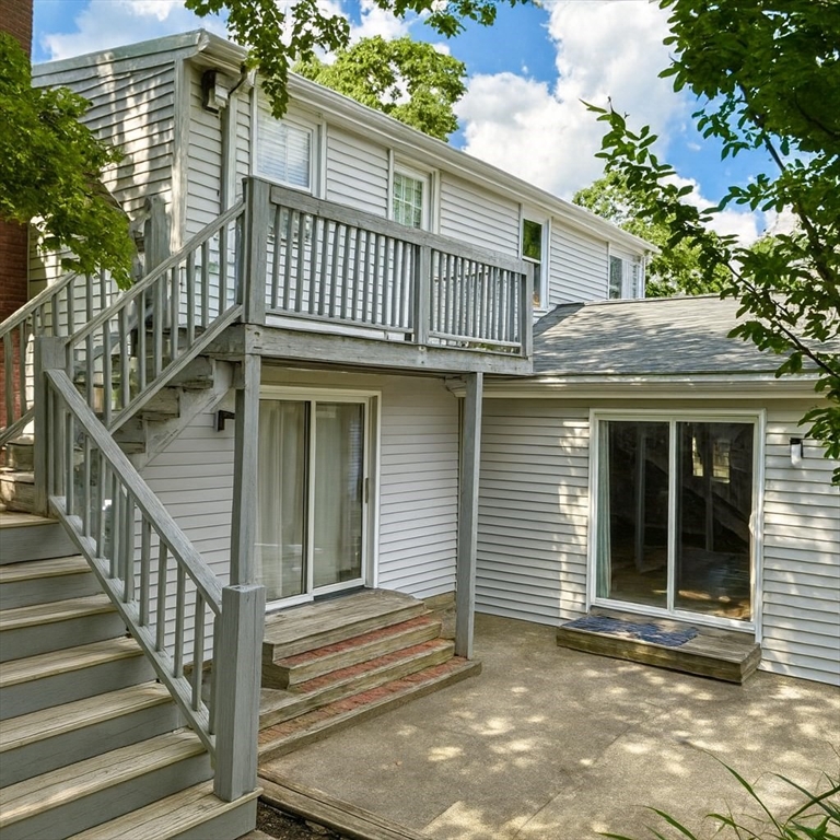 16 Lindbergh Ave