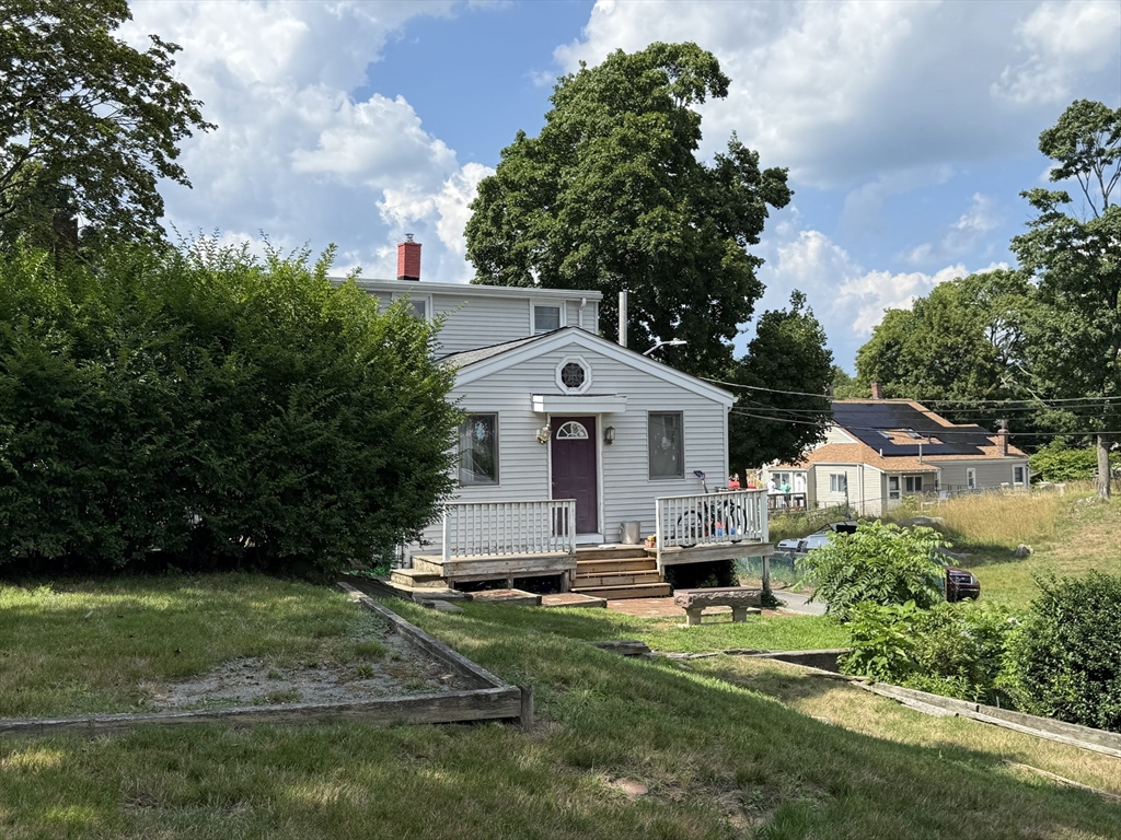 16 Lindbergh Ave