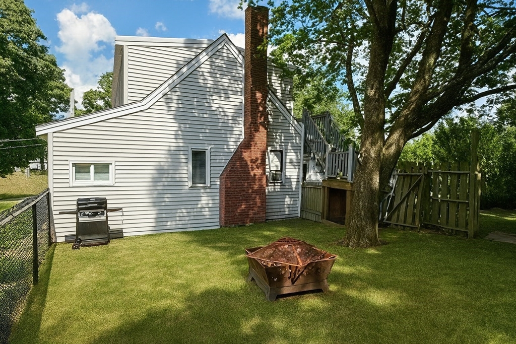 16 Lindbergh Ave
