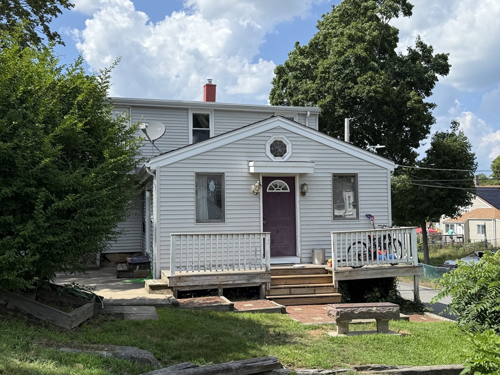 16 Lindbergh Ave