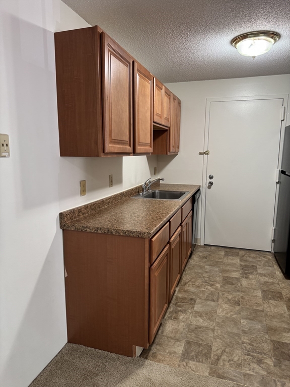 6 Village Rock Lane 17