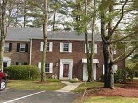 52 Edward Dr 52 Stoughton MA 02072