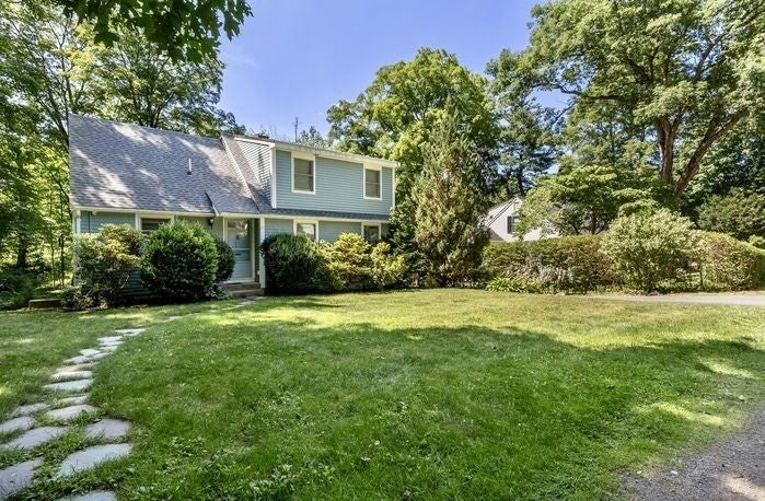 11 Springdale Ave, Wellesley, MA Photo #1