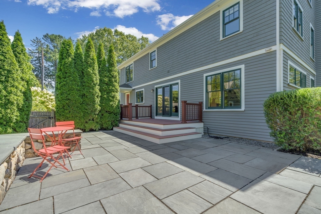 3 Pond Street