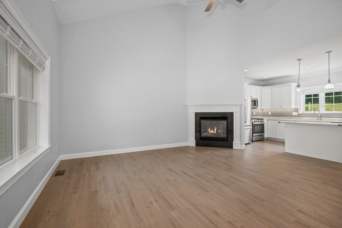 Photo of 95 Lowell Rd, Pepperell, MA
