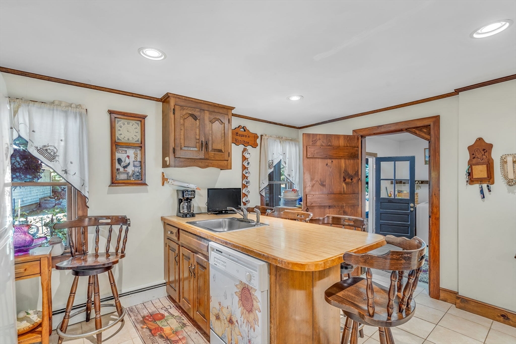 Bellingham, Massachusetts 02019, United States, 3 Bedrooms Bedrooms, ,2 BathroomsBathrooms,Residential,Active,196145