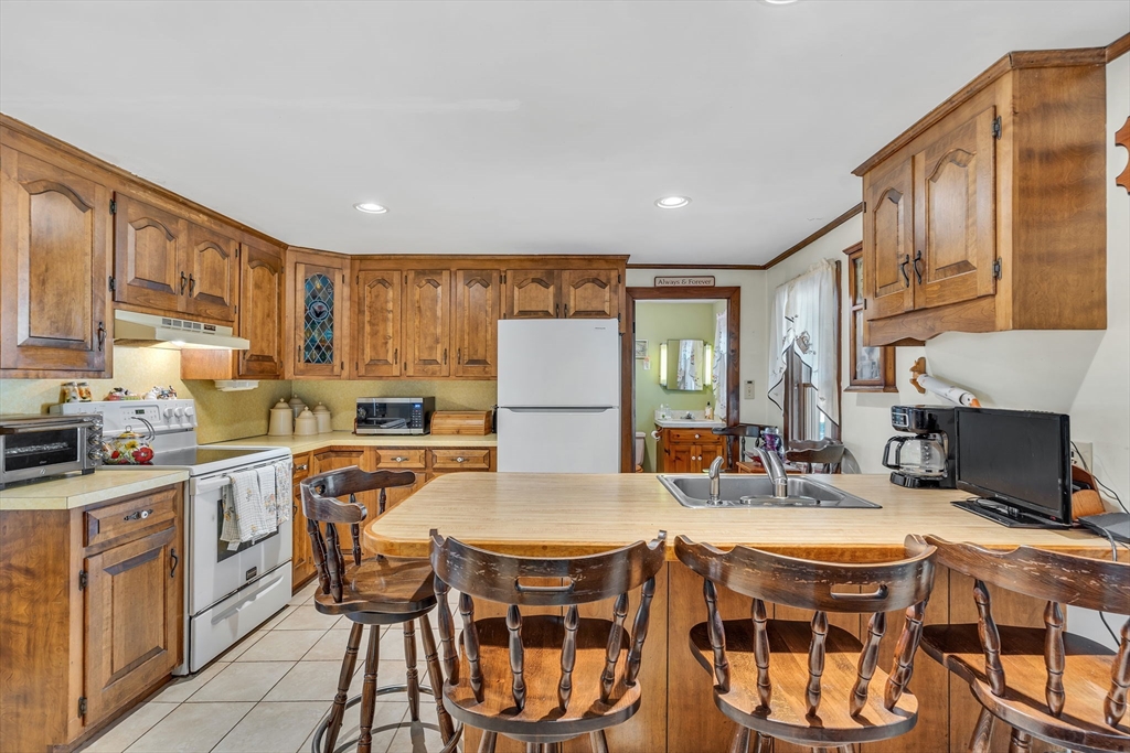 Bellingham, Massachusetts 02019, United States, 3 Bedrooms Bedrooms, ,2 BathroomsBathrooms,Residential,Active,196145