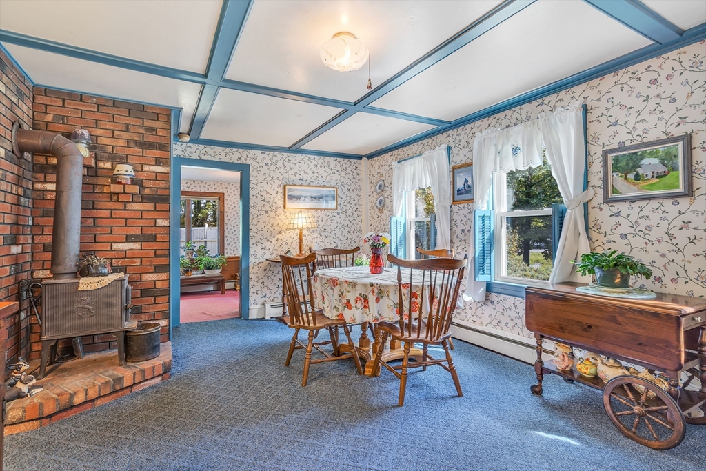 Bellingham, Massachusetts 02019, United States, 3 Bedrooms Bedrooms, ,2 BathroomsBathrooms,Residential,Active,196145