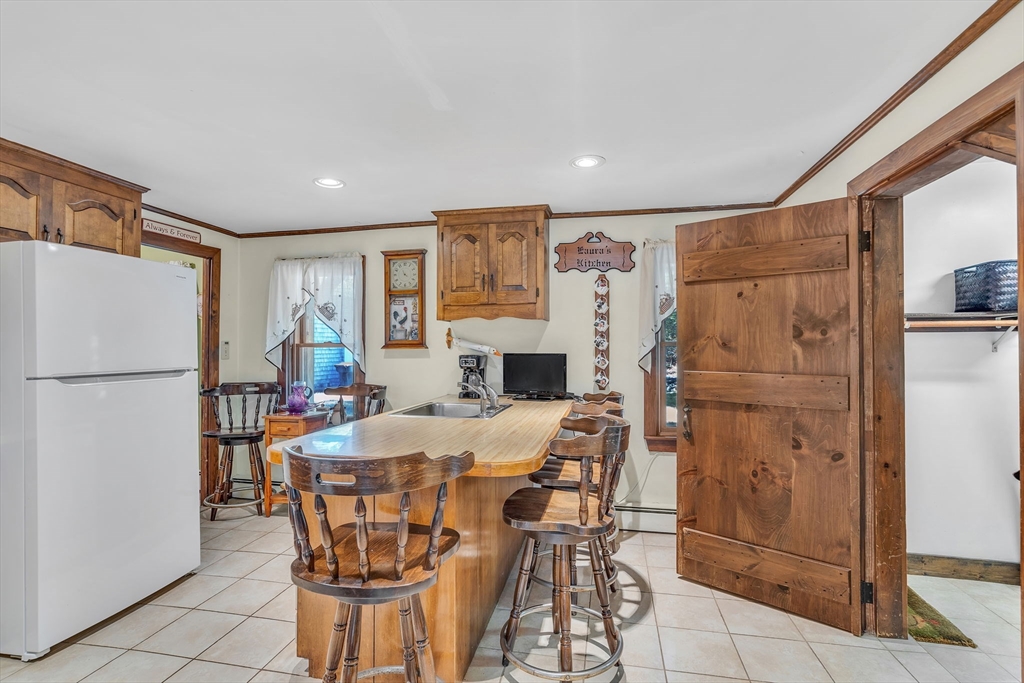 Bellingham, Massachusetts 02019, United States, 3 Bedrooms Bedrooms, ,2 BathroomsBathrooms,Residential,Active,196145