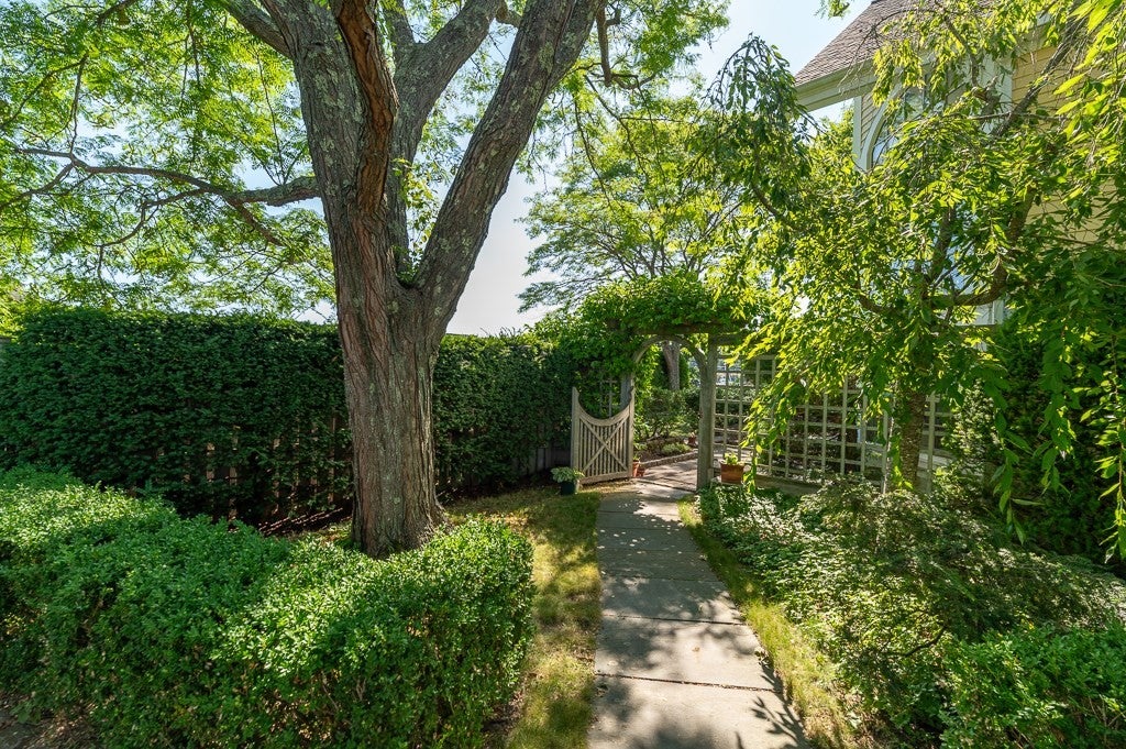 10 Ashland Ave, Manchester, MA, 10 Ashland Ave, Manchester, MA Photo #10