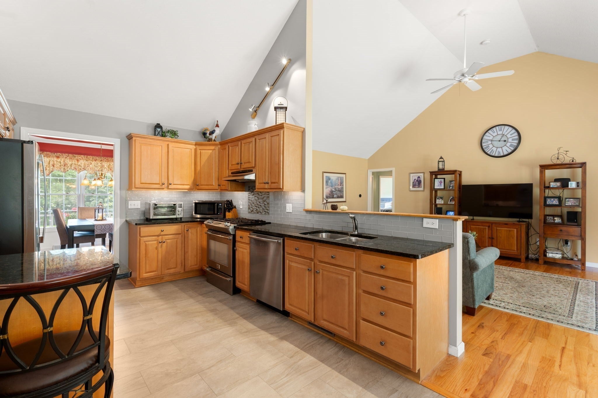 75 Hillcrest Circle, Westfield, MA, 75 Hillcrest Circle, Westfield, MA Photo #10