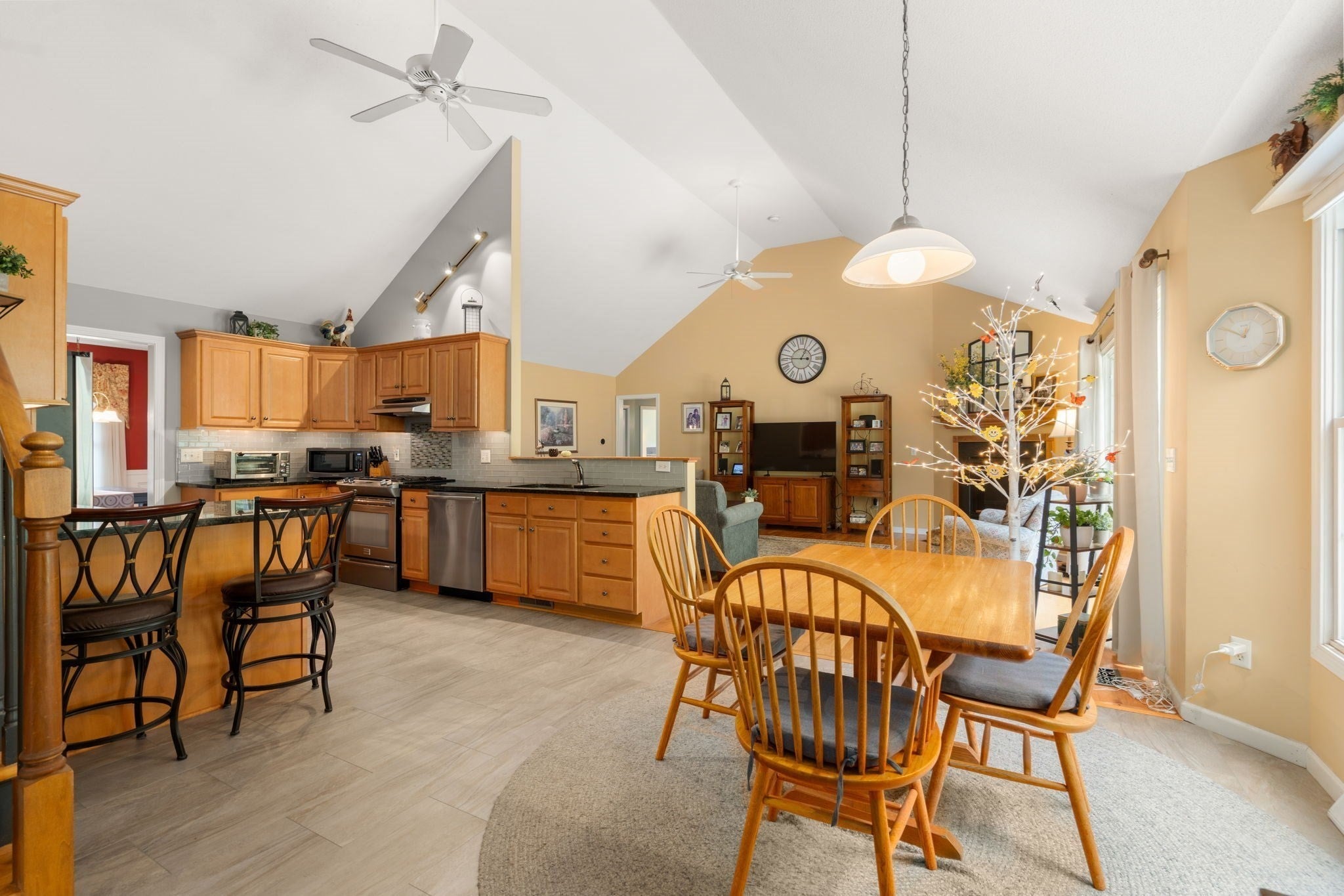 75 Hillcrest Circle, Westfield, MA, 75 Hillcrest Circle, Westfield, MA Photo #9
