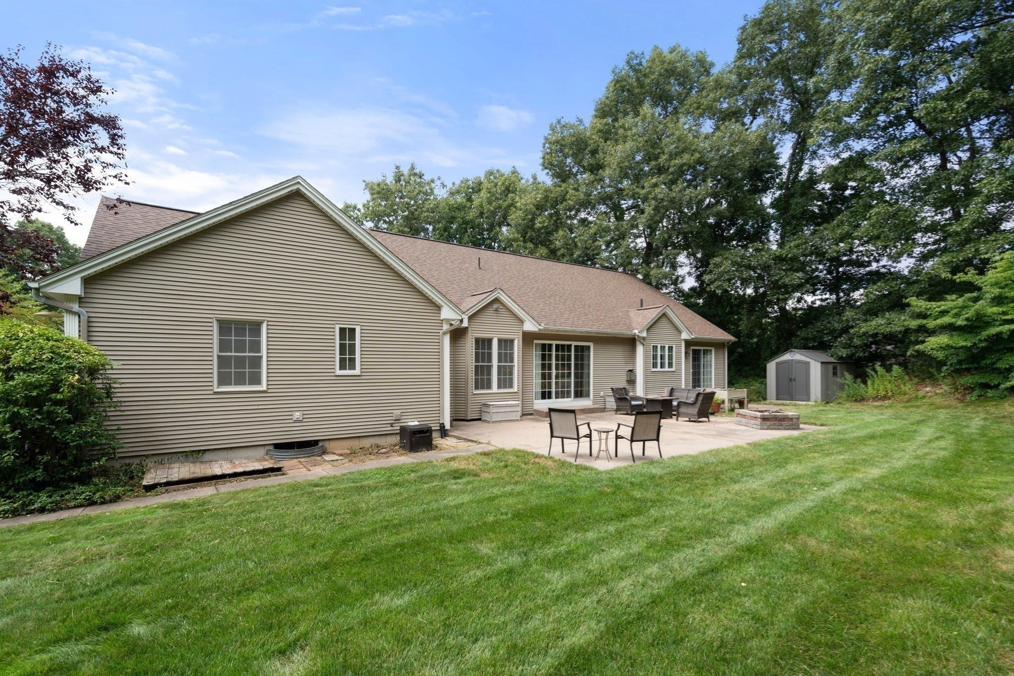 75 Hillcrest Circle, Westfield, MA, 75 Hillcrest Circle, Westfield, MA Photo #38