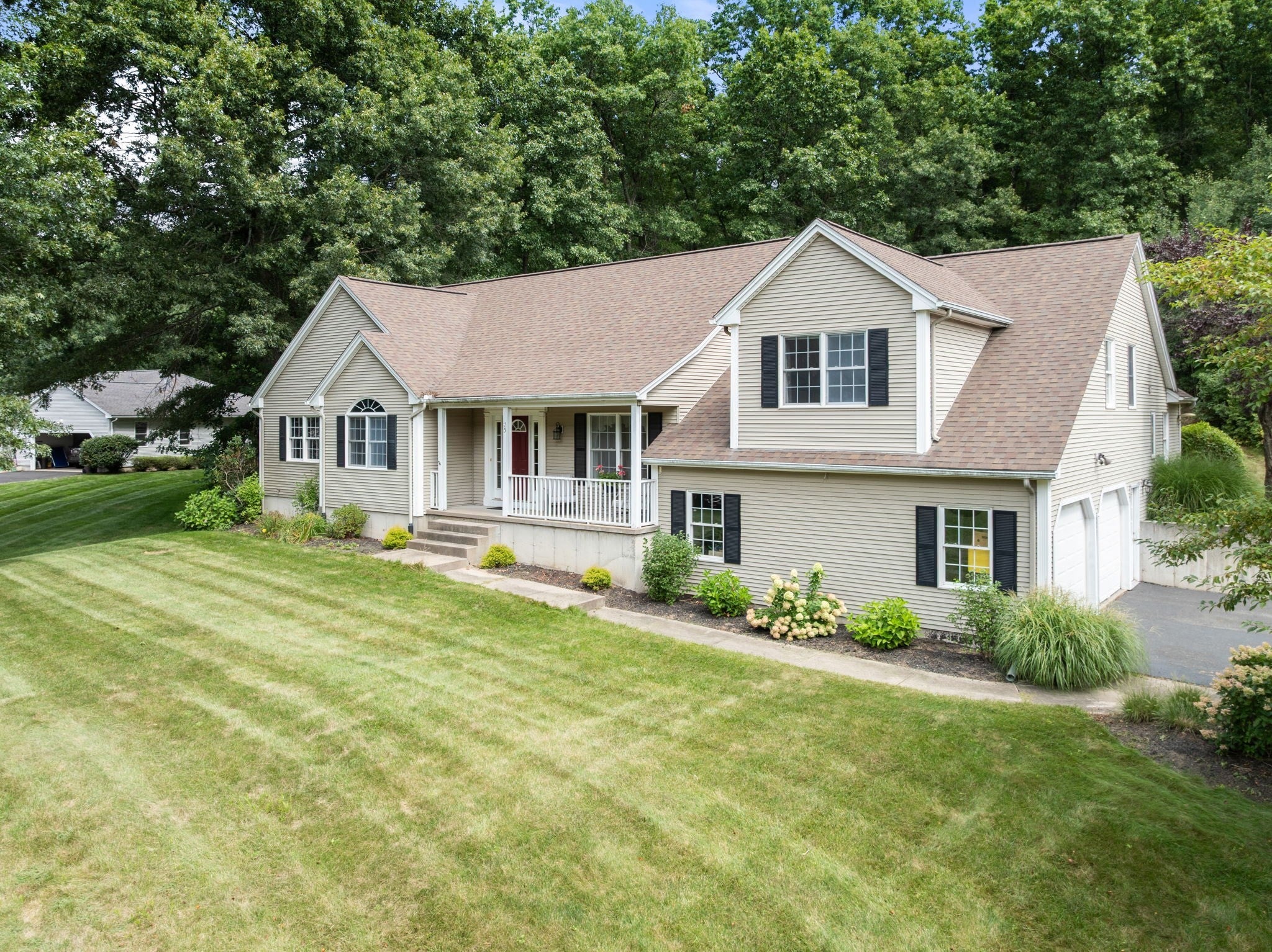 75 Hillcrest Circle, Westfield, MA, 75 Hillcrest Circle, Westfield, MA Photo #2