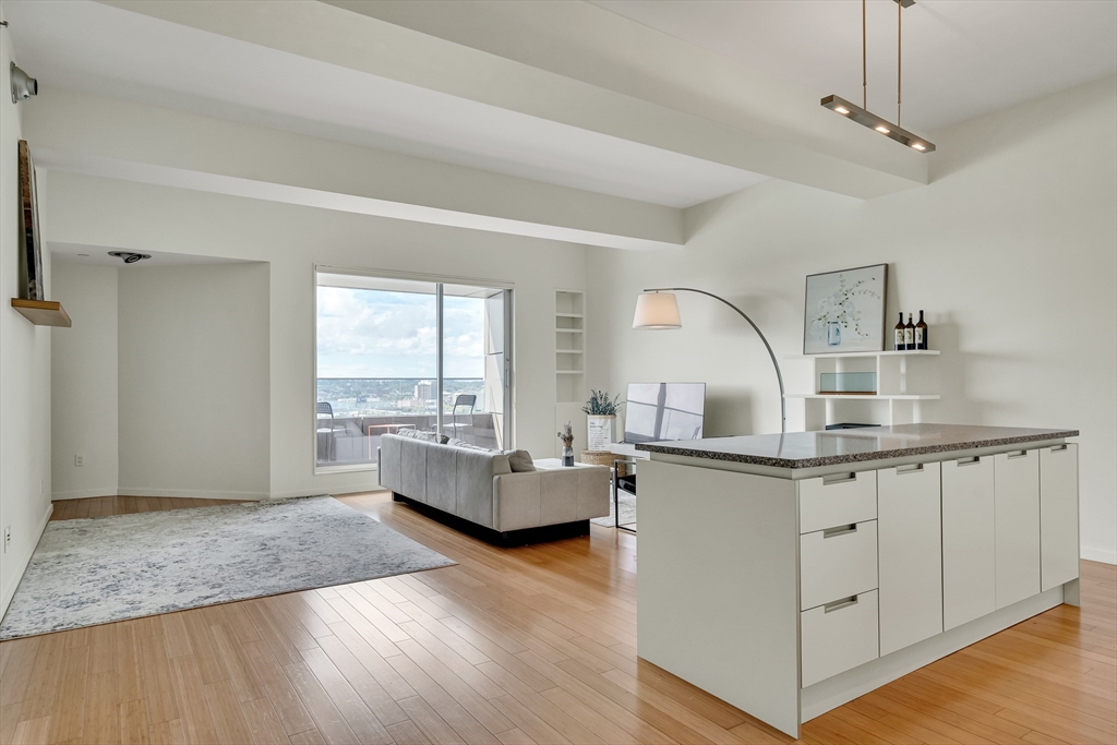 141 Dorchester Ave 906