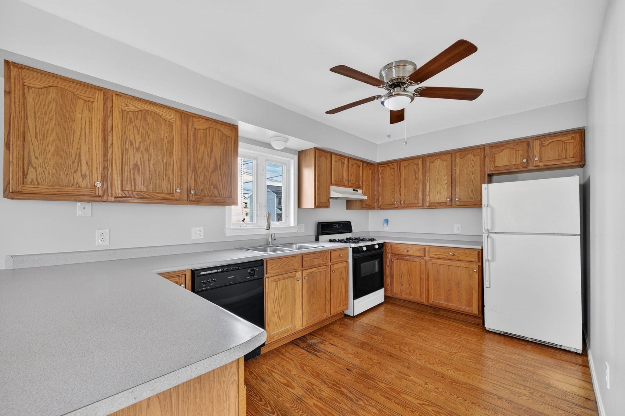 165 Grant St, Fall River, MA, 165 Grant St, Fall River, MA Photo #20