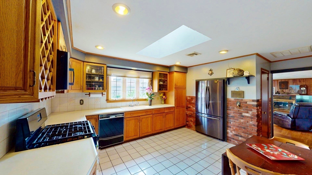 8 Vincent Ave