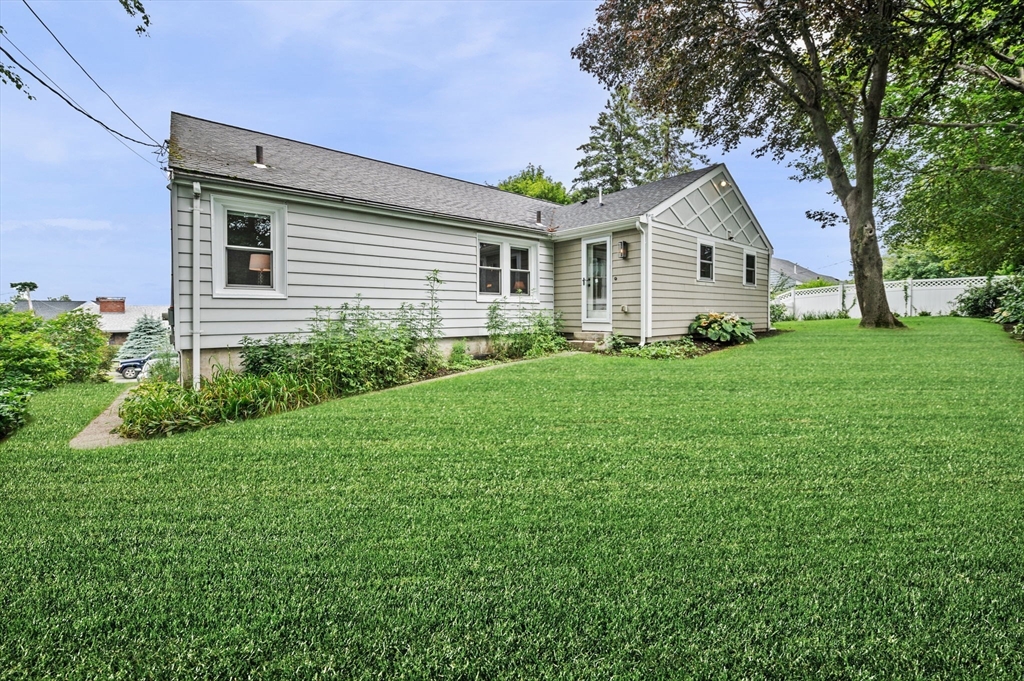 4 Batchelder Rd