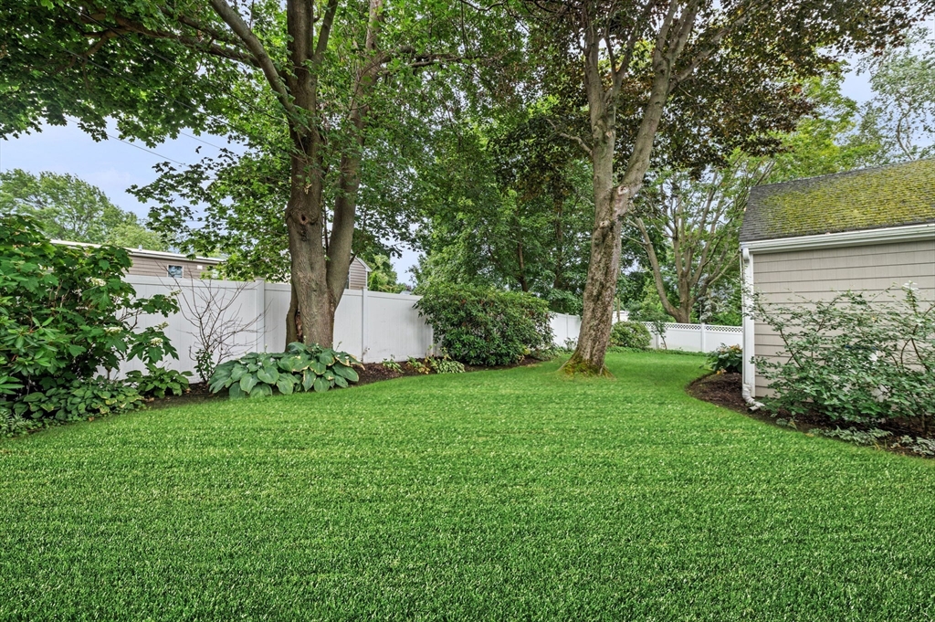 4 Batchelder Rd