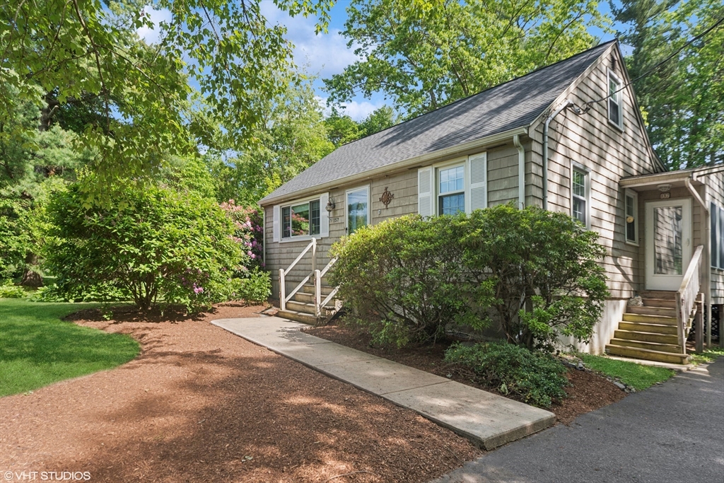 157 Hall St